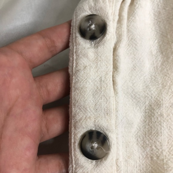 Universal Threads linen tank top with side buttons - Picture 5 of 5